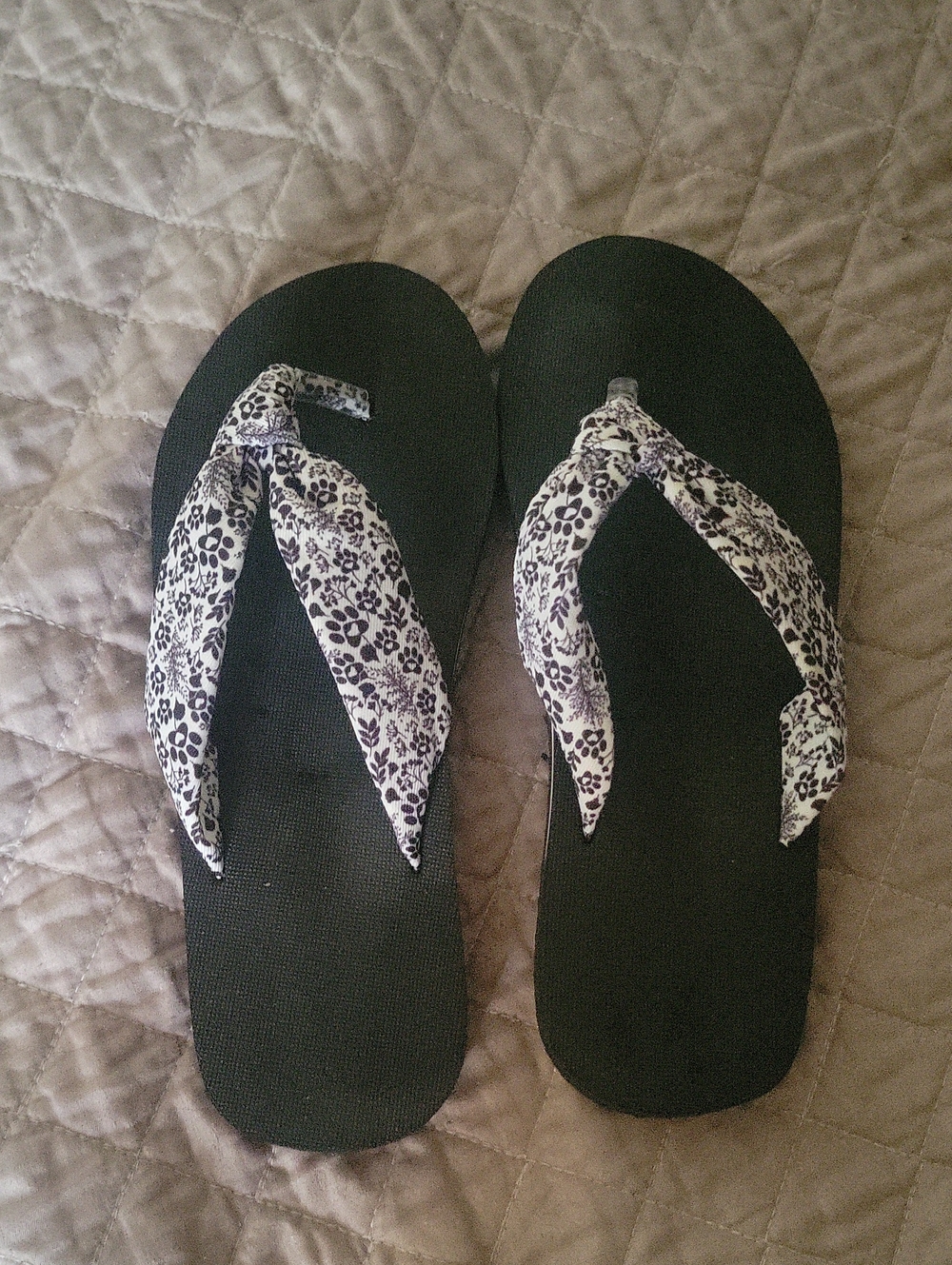 Black Flip Flop Sandals with White Floral  Paw Print Straps